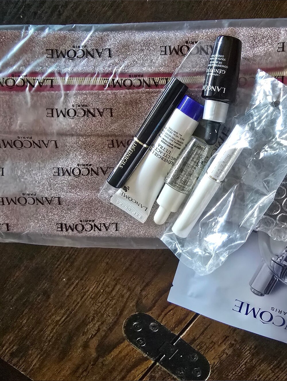 NEW! Lancome Rose Gold Glutter Zip Pouch With Sample Bundle!